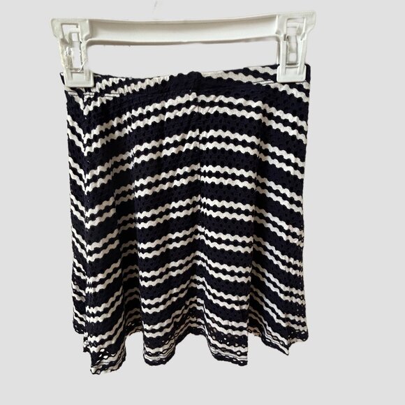 AQUA DARK NAVY & WHITE FLARED SKIRT SIZE GIRLS SIZE M - Picture 14 of 14